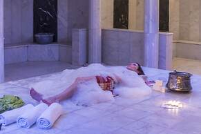 Le Bleu Hotel & Resort