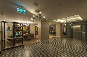 Le Bleu Hotel & Resort