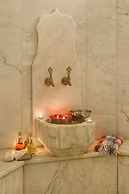 Le Bleu Hotel & Resort