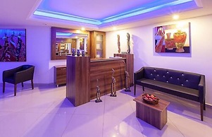 Le Bleu Hotel & Resort