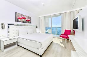 Le Bleu Hotel & Resort