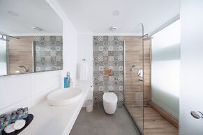 Le Bleu Hotel & Resort