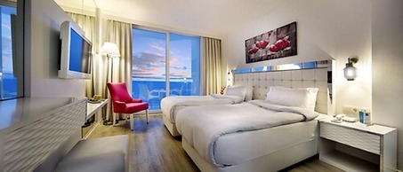 Le Bleu Hotel & Resort