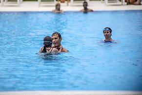 Le Bleu Hotel & Resort