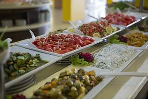 Le Bleu Hotel & Resort