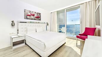 Le Bleu Hotel & Resort