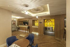 Le Bleu Hotel & Resort