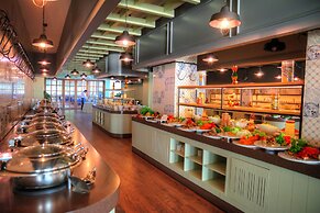 Le Bleu Hotel & Resort