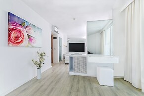 Le Bleu Hotel & Resort