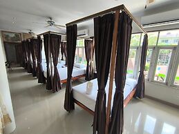 Lotus Hostel Beach Koh Tao