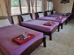 Lotus Hostel Beach Koh Tao