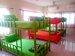 Lotus Hostel Beach Koh Tao