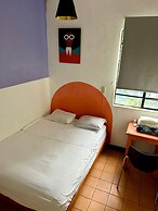 Blue Pepper Chapultepec