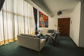 El Polo Apart Hotel & Suites