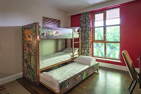 Chessington Safari Hotel