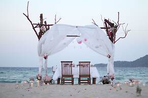 BuBu Long Beach Resort