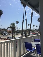 The Shores Inn and Beach Houses