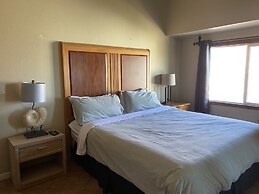 The Shores Inn and Beach Houses