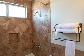 The Shores Inn and Beach Houses