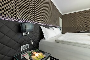 The Queen Luxury Apartments - Villa Medici