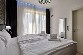 The Queen Luxury Apartments - Villa Medici