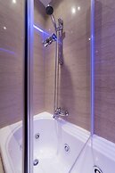 The Queen Luxury Apartments - Villa Medici