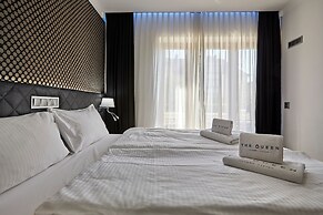 The Queen Luxury Apartments - Villa Medici