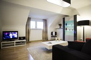 The Queen Luxury Apartments - Villa Medici