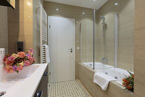 The Queen Luxury Apartments - Villa Medici