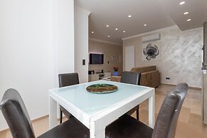 The Queen Luxury Apartments - Villa Medici