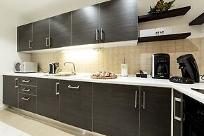 The Queen Luxury Apartments - Villa Cortina