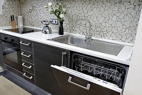 The Queen Luxury Apartments - Villa Cortina