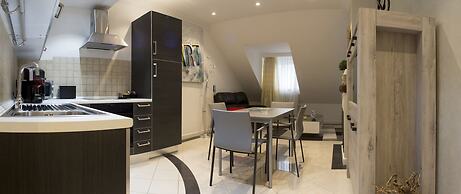 The Queen Luxury Apartments - Villa Cortina