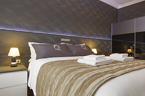 The Queen Luxury Apartments - Villa Cortina