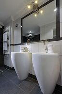 The Queen Luxury Apartments - Villa Cortina