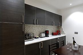 The Queen Luxury Apartments - Villa Cortina