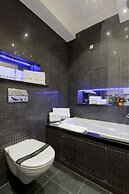 The Queen Luxury Apartments - Villa Cortina