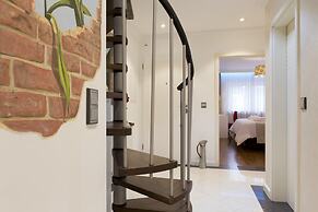 The Queen Luxury Apartments - Villa Cortina