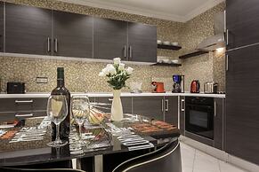 The Queen Luxury Apartments - Villa Cortina