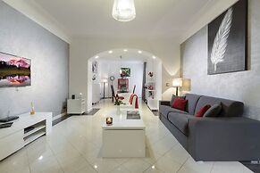 The Queen Luxury Apartments - Villa Cortina