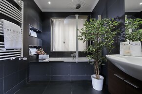 The Queen Luxury Apartments - Villa Cortina