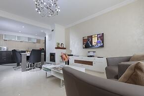 The Queen Luxury Apartments - Villa Cortina