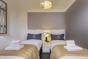 The Queen Luxury Apartments - Villa Cortina