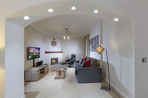 The Queen Luxury Apartments - Villa Cortina