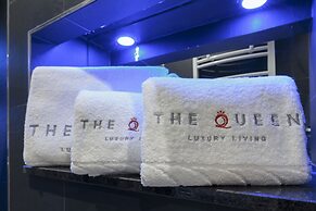 The Queen Luxury Apartments - Villa Cortina