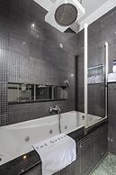 The Queen Luxury Apartments - Villa Cortina