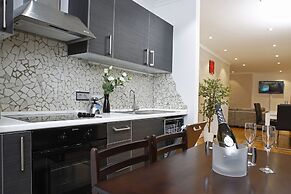 The Queen Luxury Apartments - Villa Cortina