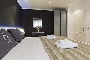 The Queen Luxury Apartments - Villa Cortina