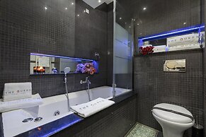 The Queen Luxury Apartments - Villa Cortina