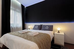 The Queen Luxury Apartments - Villa Cortina